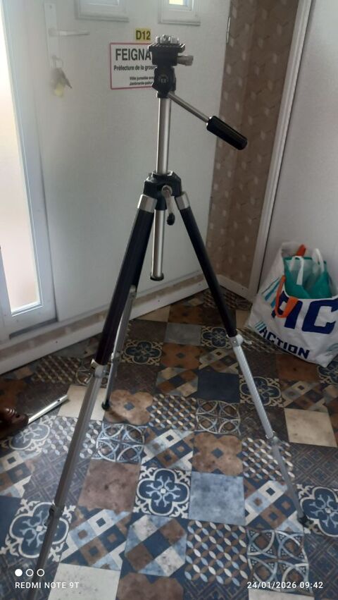 pied pour appareil photo et camera 20 Tinqueux (51)
