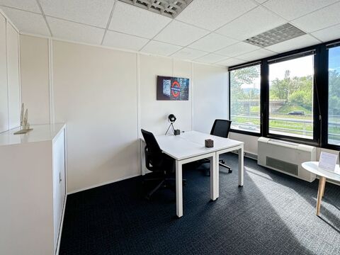 Acc&egrave;s tout compris aux [bureaux/espaces de coworking/salons d'affaires/etc.] &agrave; Grenoble Meylan 189 38240 Meylan