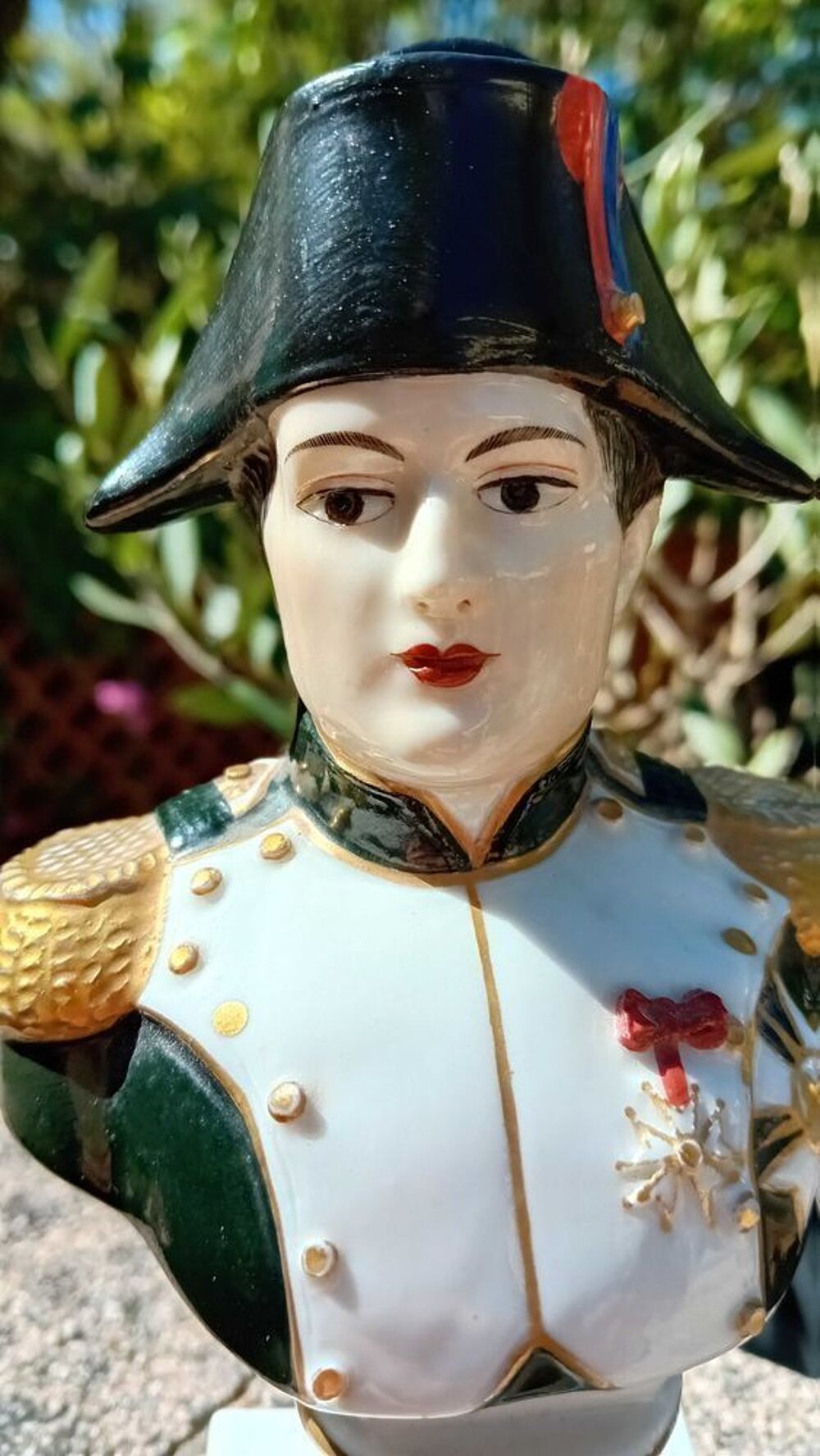 Napol&eacute;on empereur buste en porcelaine de SEVRES estampill&eacute; 