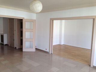  Appartement à louer 6 pièces 210 m² Saint-Étienne