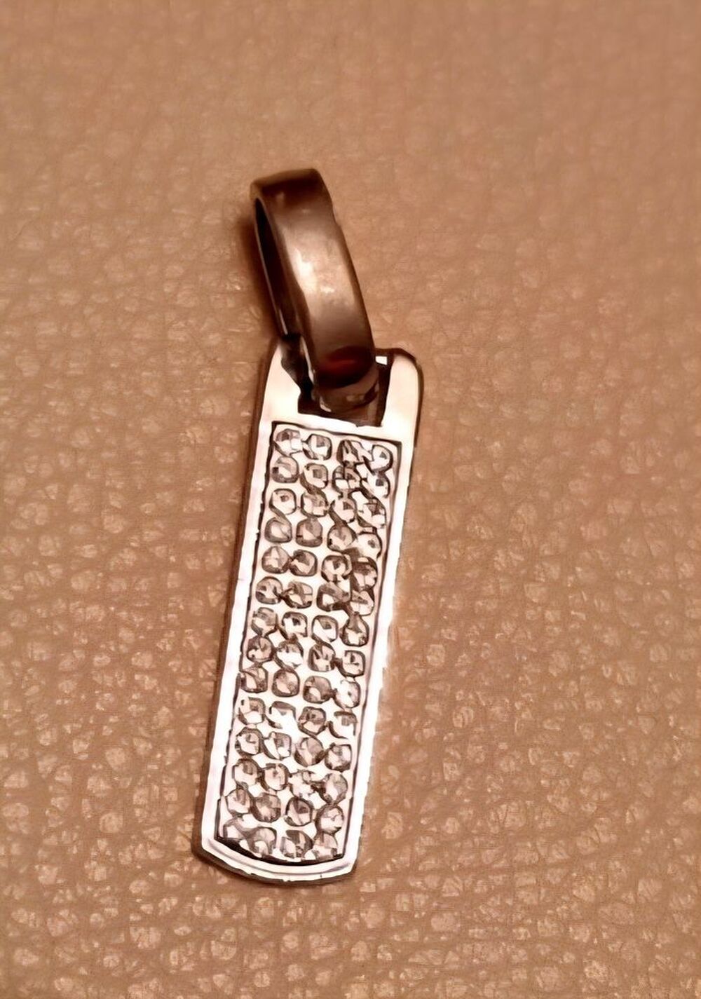 Pendentif argent&eacute; et cristaux Bijoux et montres