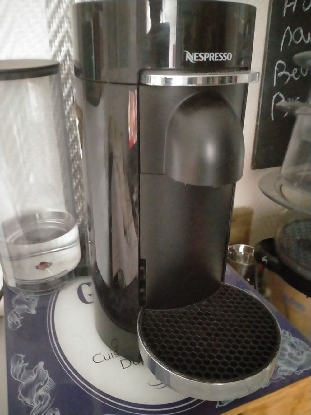 Cafeti&egrave;re Nespresso vertuo Electroménager