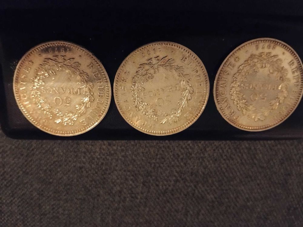 trois pi&egrave;ces argent 