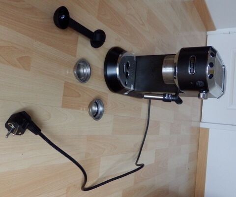 Machine � expresso Delonghi EC695.BK Dedica noir : Tr�s bon 170 �vry (91)