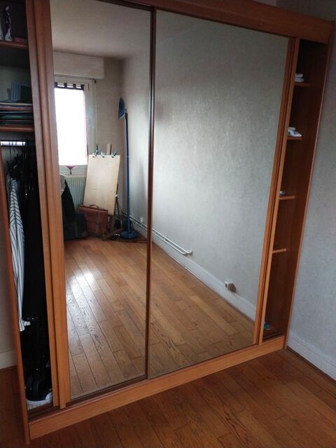 Armoire 2 portes coulissantes avec miroir intgral.  150 Arnouville-ls-Gonesse (95)