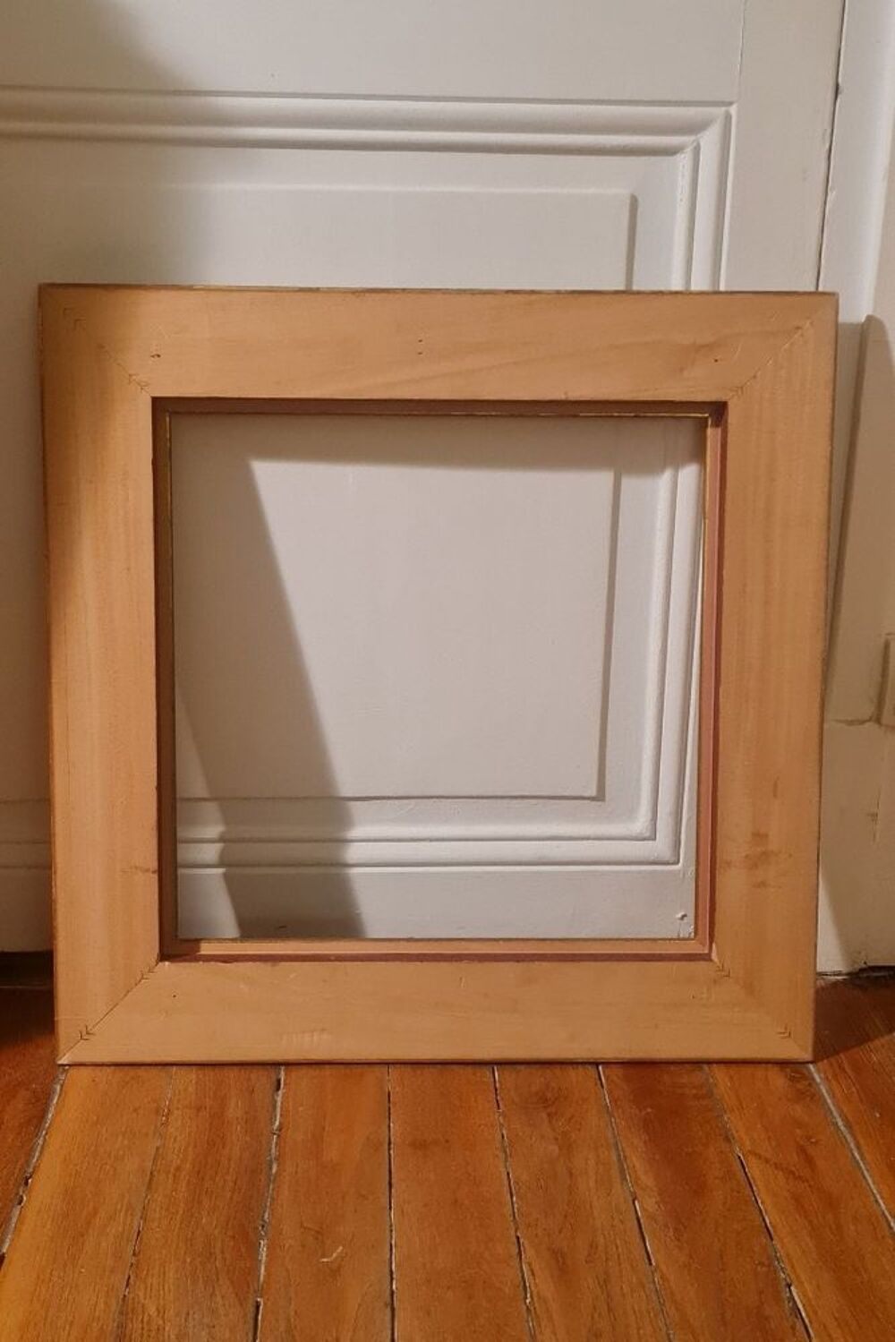 Cadre ancien en bois dor&eacute; D�coration