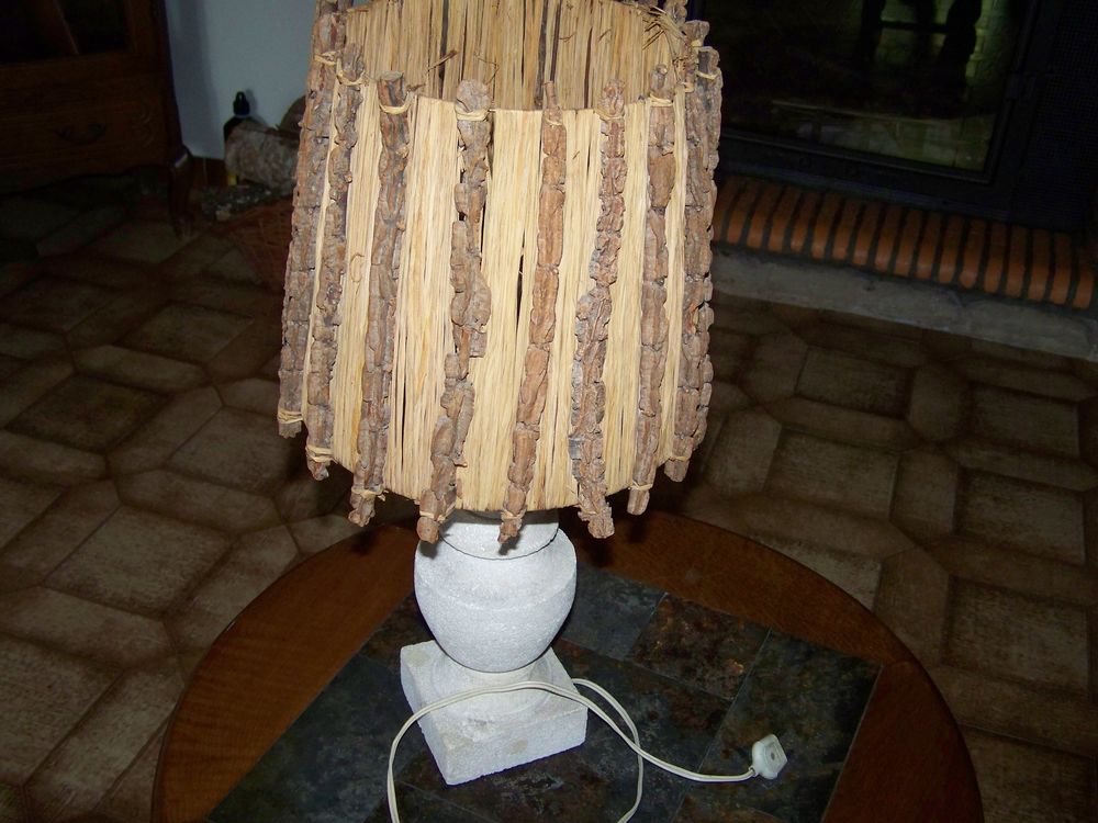 LAMPE PIED EN PIERRE 
HAUTEUR 55CM Décoration
