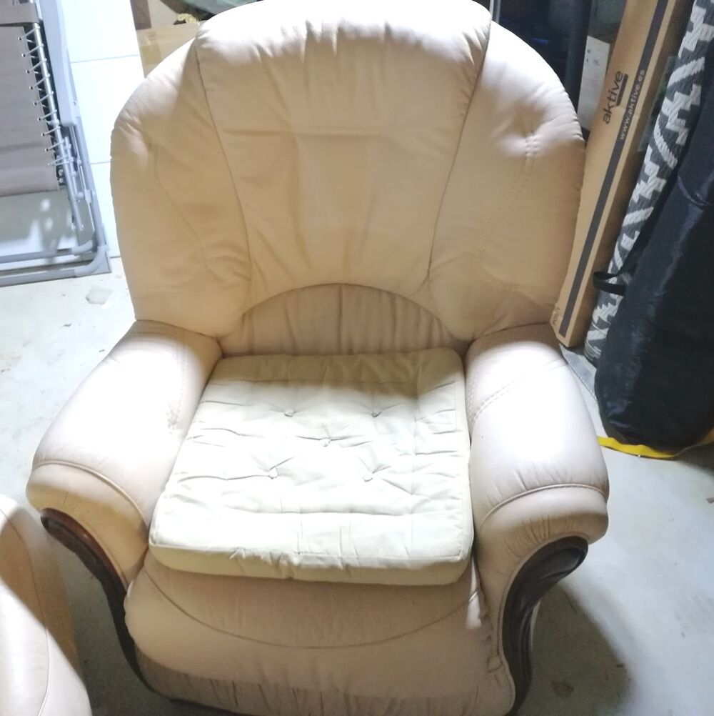  Salon plus deux fauteuils Meubles
