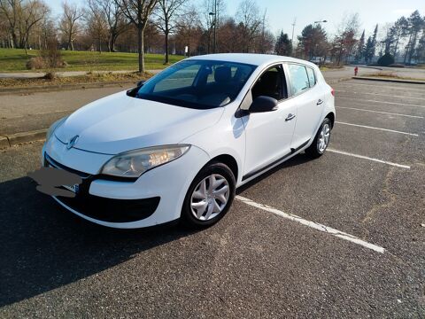 Renault megane iii Mégane III dCi 110 FAP eco2 Authe