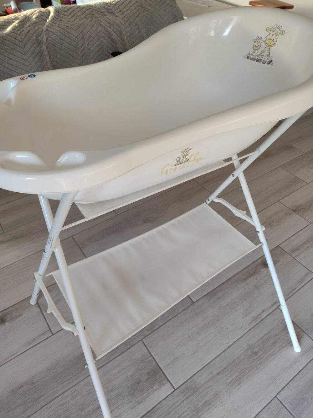 baignoire b&eacute;b&eacute;+ pied girafe Pu�riculture