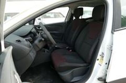 Clio IV CLIO IV SOCIETE DCI 90 ENERGY ECO2 AIR 82G 2015 occasion 13600 La Ciotat