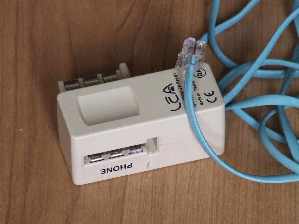 Prise ADSL avec rallonge de 2 m&egrave;tres, prises RJ11 M&acirc;les, TBE Matériel informatique