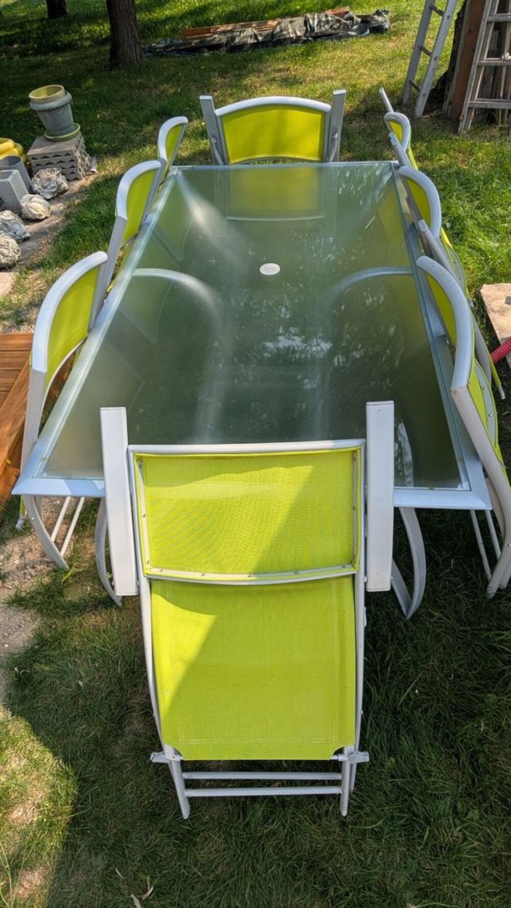 Table de jardin en verre tremp&eacute; + 8 chaises pliantes Meubles