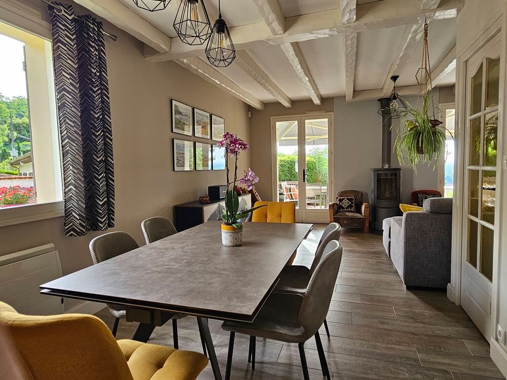 Vente Maison Villa de 3 à 6 chambres - 5 pièces - 140 m²hab - Miribel