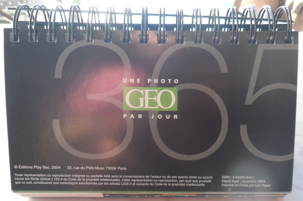 25 ans autour du monde 365 photos G&Eacute;O Fiches reli&eacute;es prot&eacute;g&eacute; Bricolage