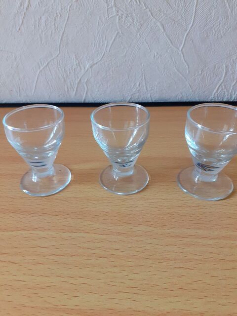 Lot de 3 verres � liqueur � pied 3 Grisolles (82)