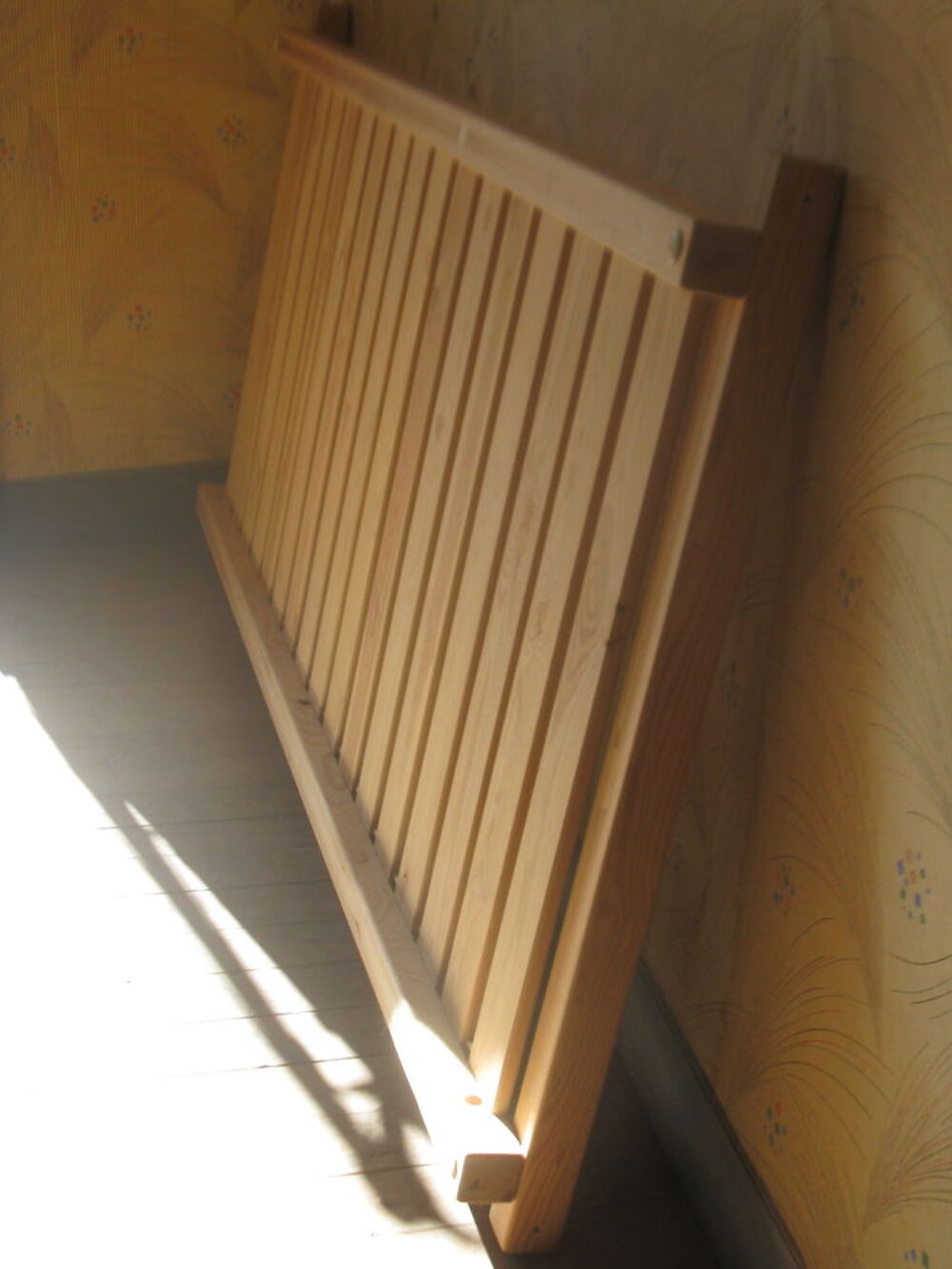 Lit en Bois avec tiroirs 90cm largeur
Meubles