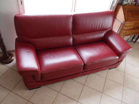 Canapé rouge 3 places 750 Biscarrosse (40)
