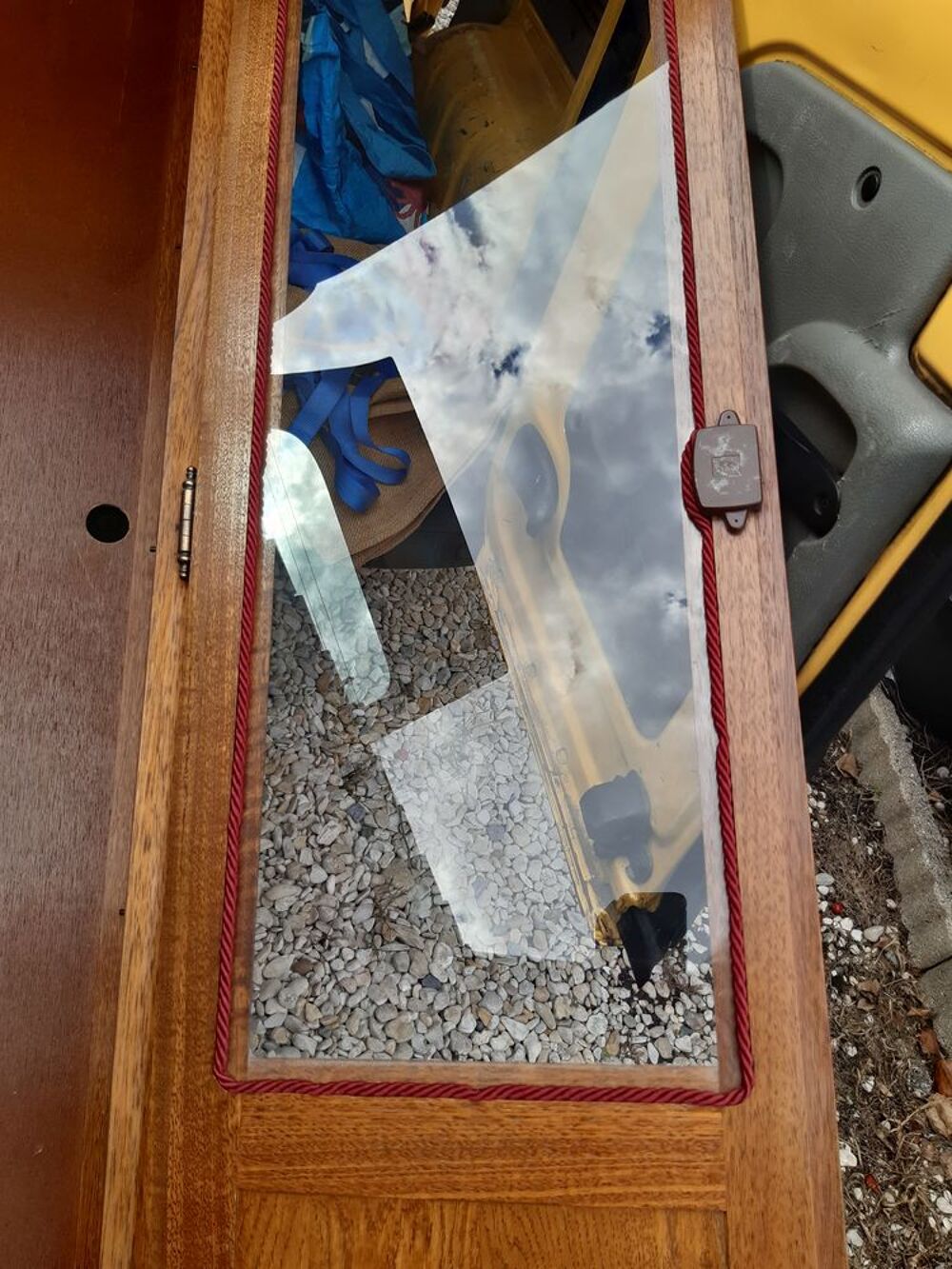 Vitrine bois portes vitr&eacute;es Meubles