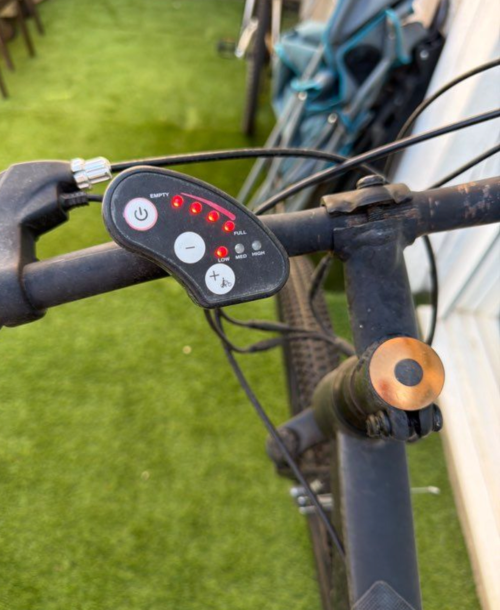 v&eacute;lo electrique tr&egrave;s peu servi de marque toplife Vélos