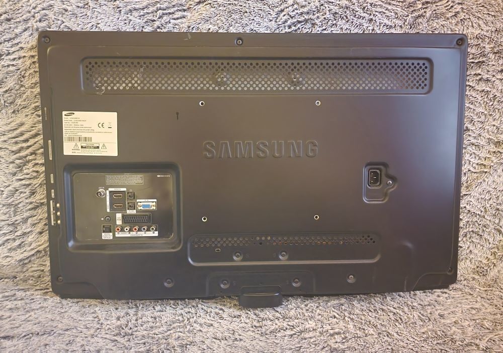 T&Eacute;L&Eacute;VISION SAMSUNG LCD LE32C450E1W 81cm ( 32" ) Audio et hifi
