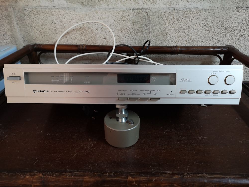 Tuner HITACHI FT-4400 Audio et hifi