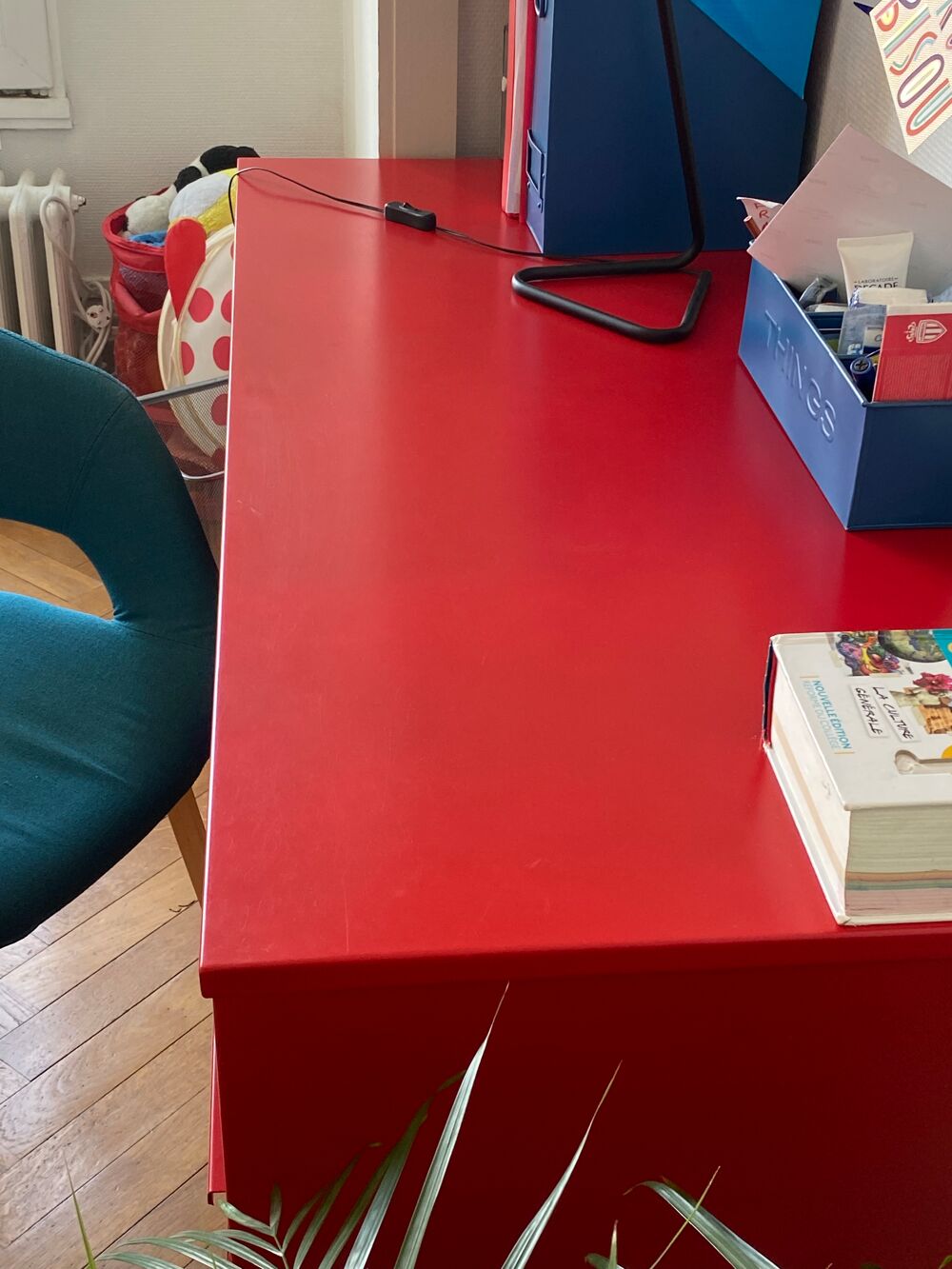 Bureau en m&eacute;tal rouge / Lyon Meubles
