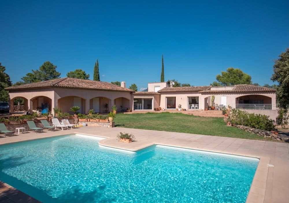 Vente Villa Superbe propriété en Provence au c?ur de la nature Roquebrune-sur-argens