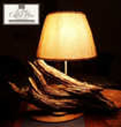 lampe bois flott&eacute; et abat-jour en tissu blanc cass&eacute; Décoration