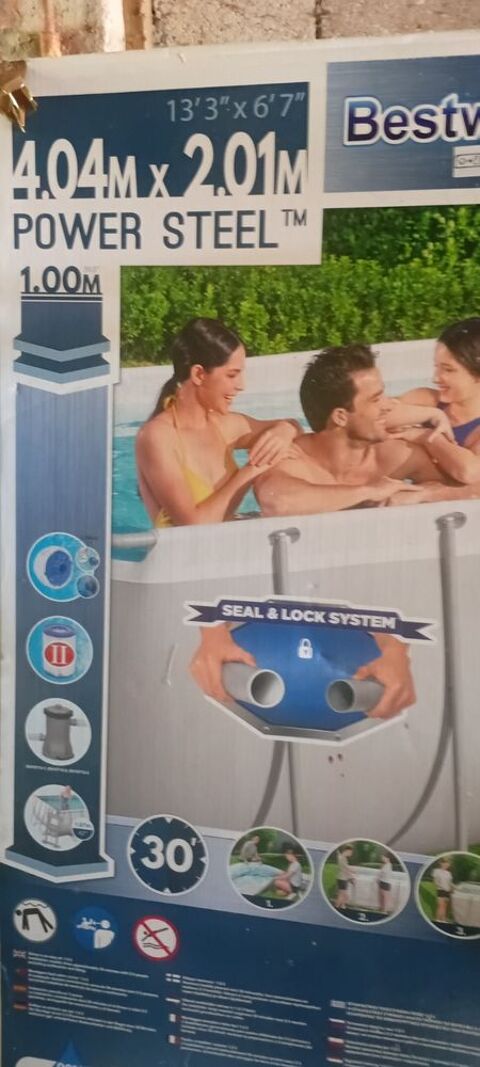 Piscine + �chelle 300 Moutiers-en-Puisaye (89)