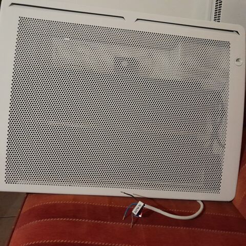 5 radiateurs �lectriques jamais servis. 700 Capendu (11)