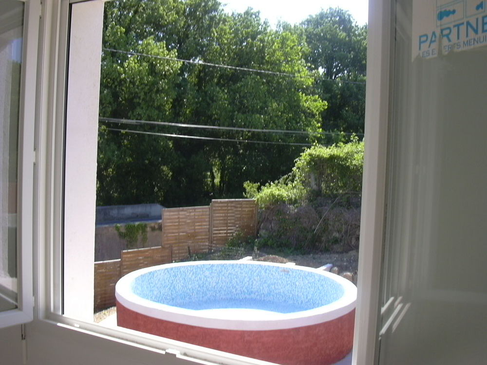 Location Maison Villa mitoyenne 97 m², avec 4 ch. , jardin piscine, garage Pouzols