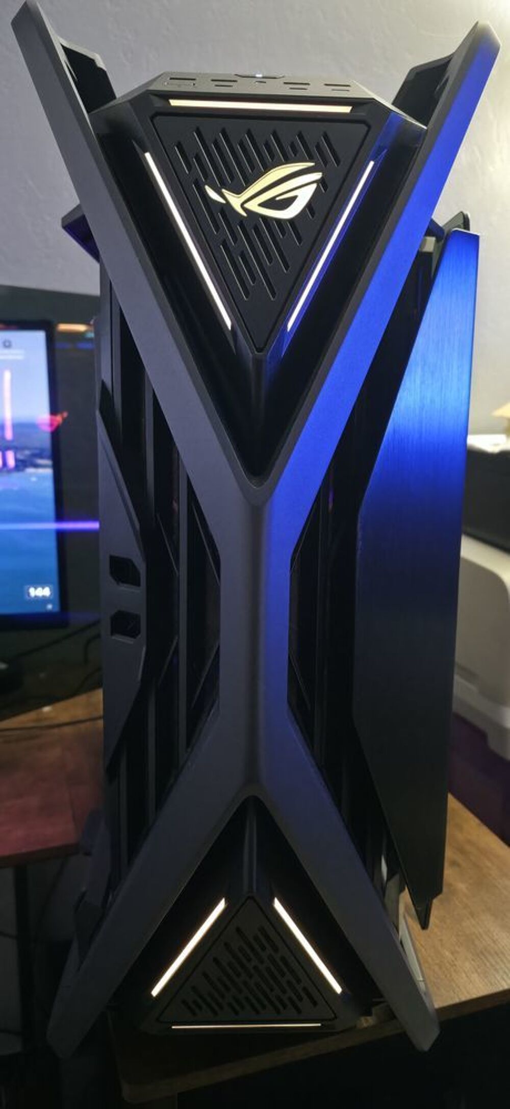 - PC ASUS ROG Hyperion + Ecran MSI 5K 144 Hz Matériel informatique