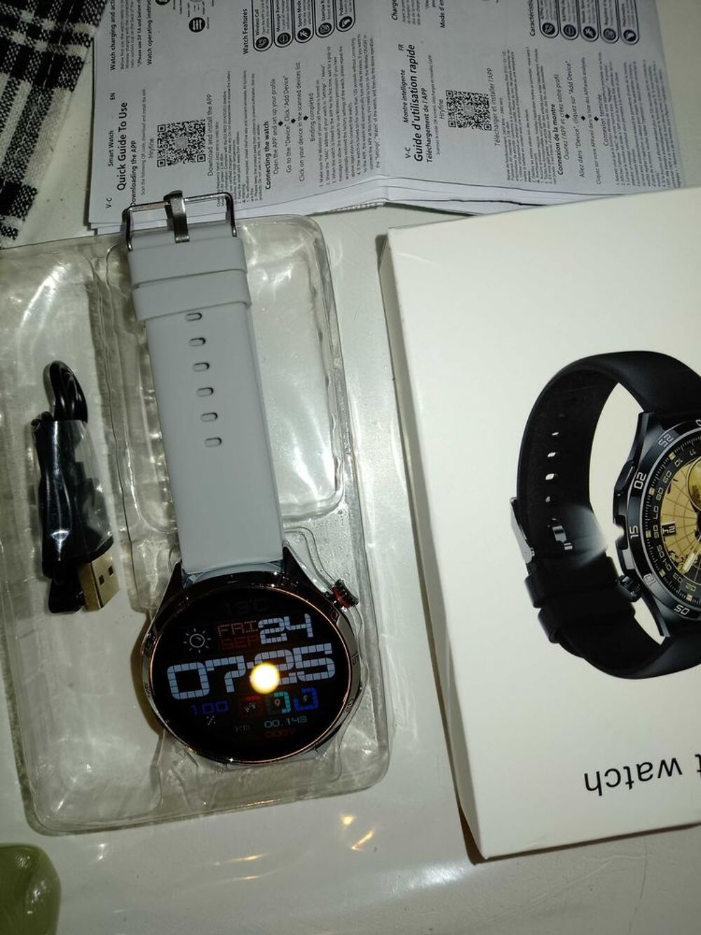 MONTRE CONNECTEE SMART WATCH NEUVE GRAND ECRAN Téléphones et tablettes