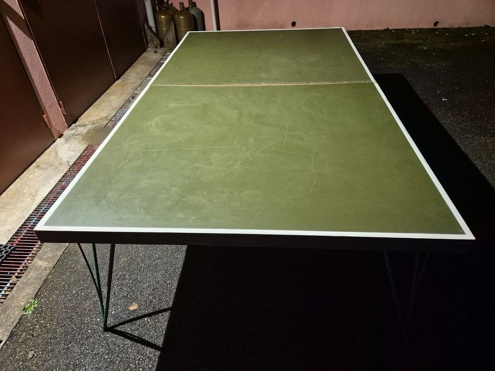 TABLE DE PING-PONG Sports