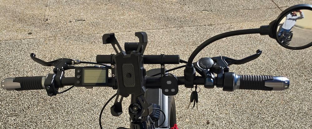 VELO ELECTRIQUE NEUF 1000W Batterie 48V17 - Valeur Neuf 1350 Vélos