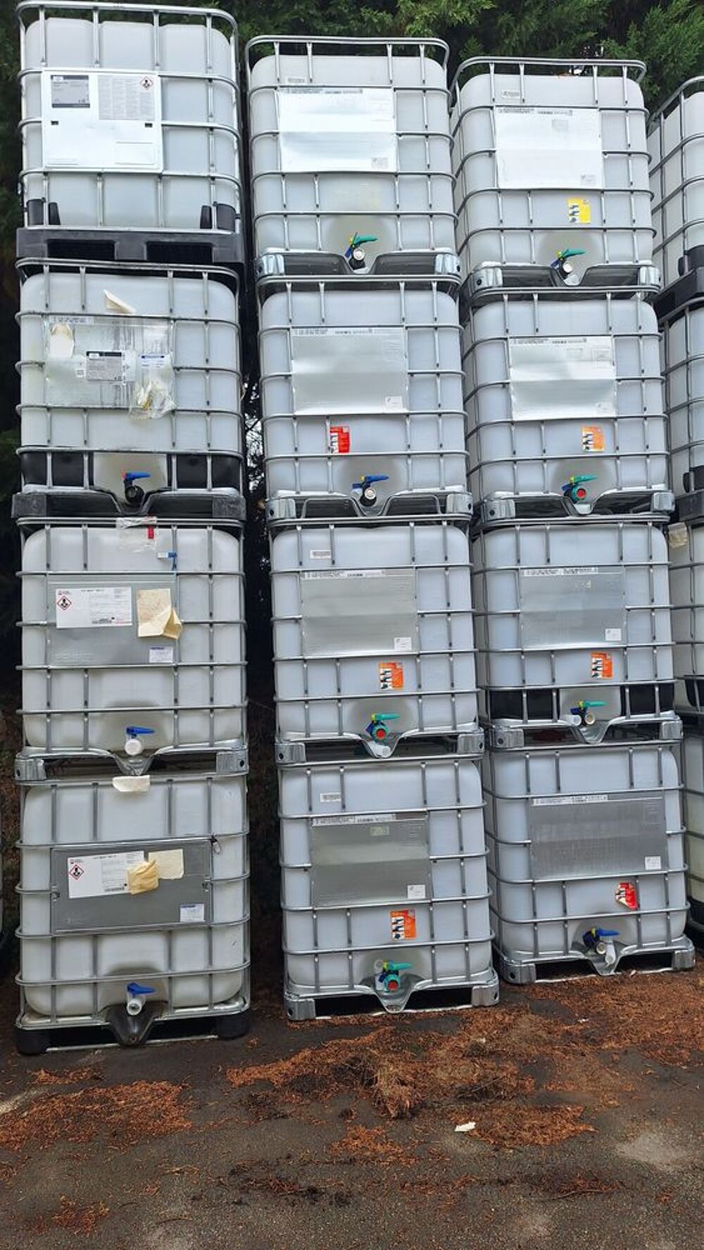 Cuves de 1000 litres pour stockage eau Jardin