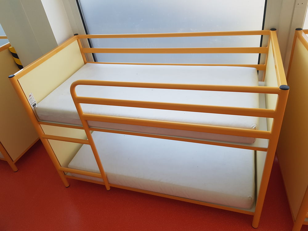 lits superpos&eacute;s m&eacute;talliques enfant marque DPC COLLECTIVIT&Eacute;S Meubles