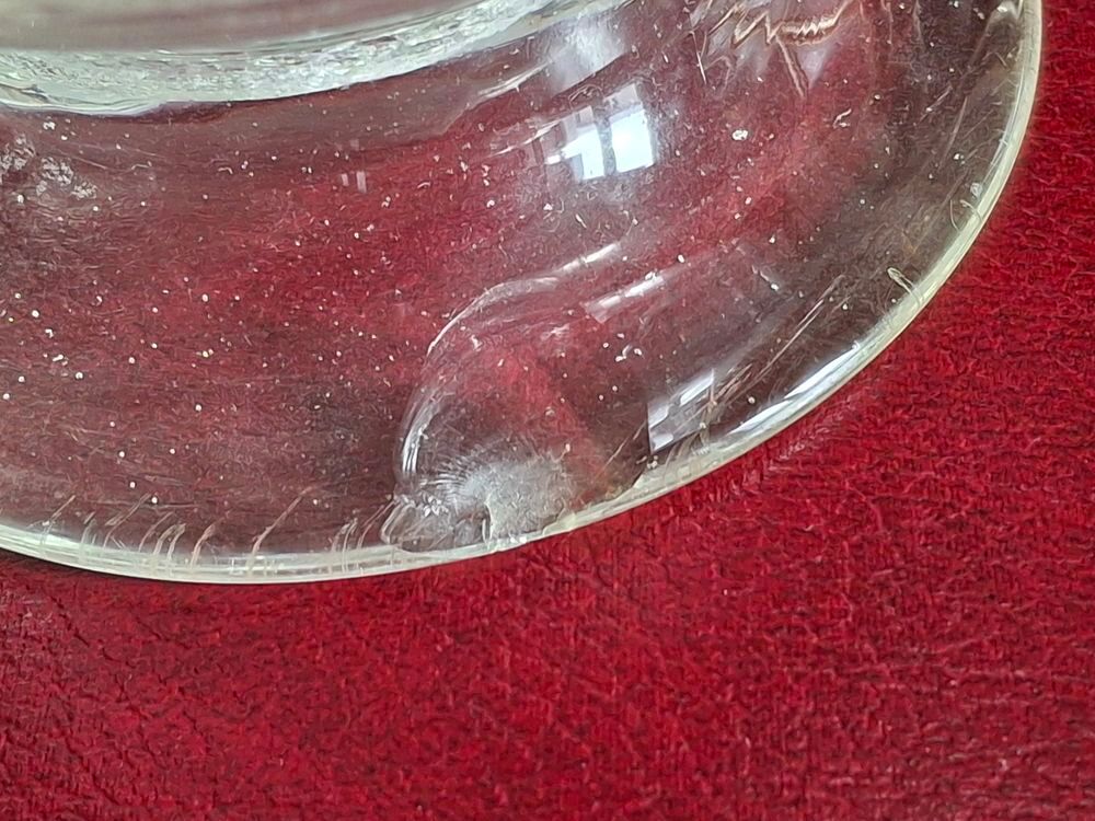 Pot couvert en verre bull&eacute; de Biot, bonbonni&egrave;re Décoration