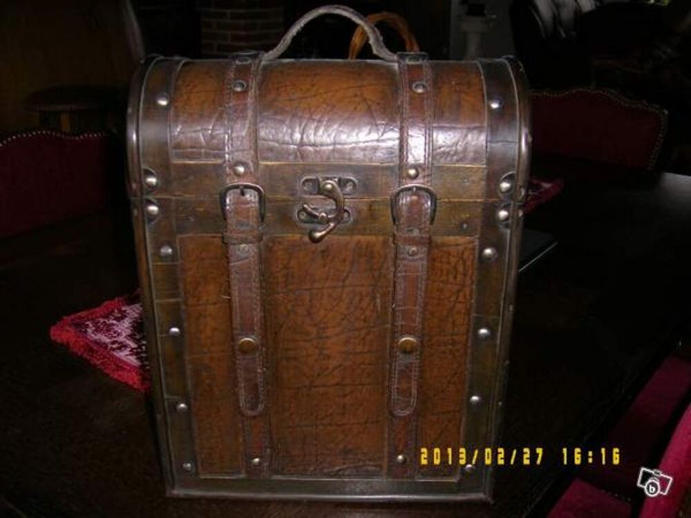 mallette ou valise en bois Décoration