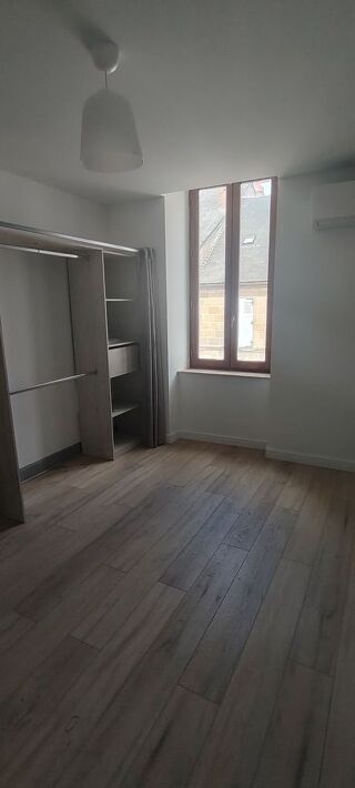  Appartement à louer 4 pièces 85 m² Le montet