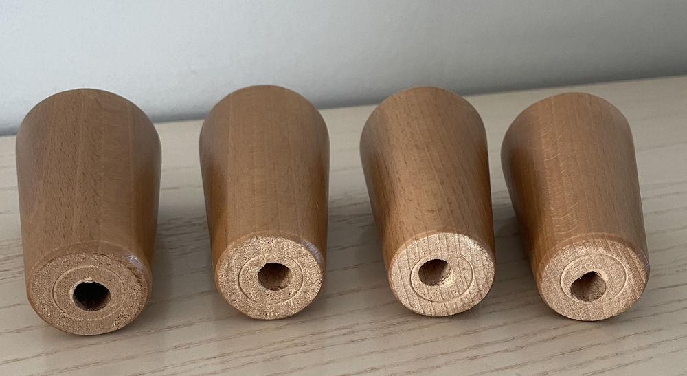 Neuf, lot de 4 pieds de lit, canap&eacute; ou autre mobilier Cuisine
