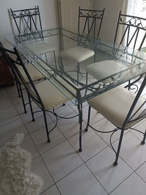 Table avec 6 chaises Sète (34)