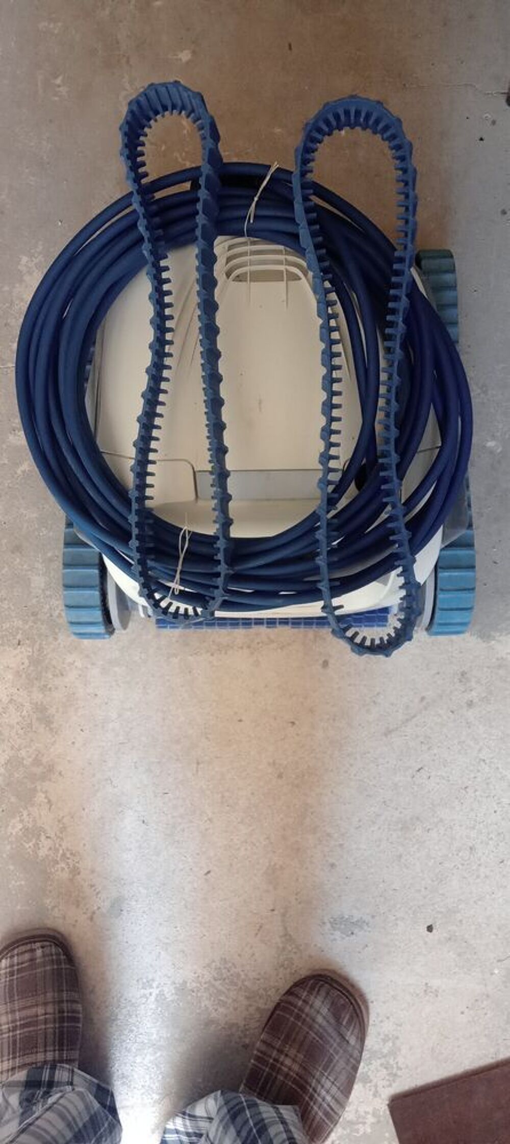 Robot Piscine Dolphin Pi&egrave;ces Jardin