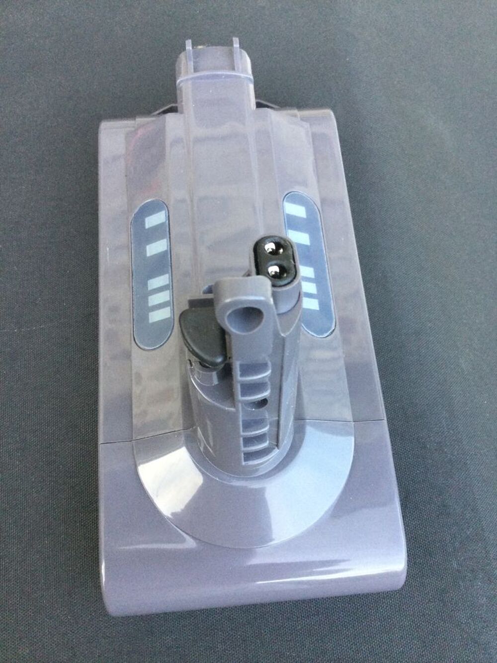 Batterie dyson V10 &eacute;tat neuf jamais servi Electroménager