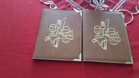  Deux jolis porte menu en cuir d�cor� or fin N�1283 10 Beaune (21)