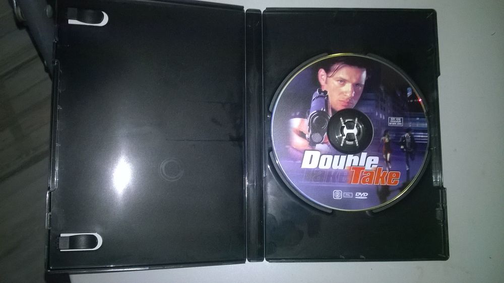 DVD Double Take
R&eacute;alisateur : Mark L. Lester
2001
Action
DVD et blu-ray
