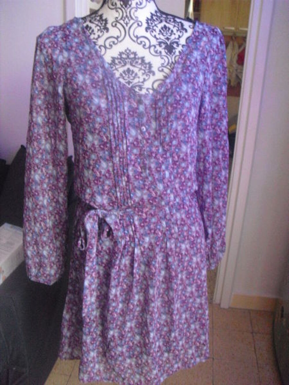 ROBE FLEURIE avec ceinture NEUVE ETAM TAILLE 36 Vêtements