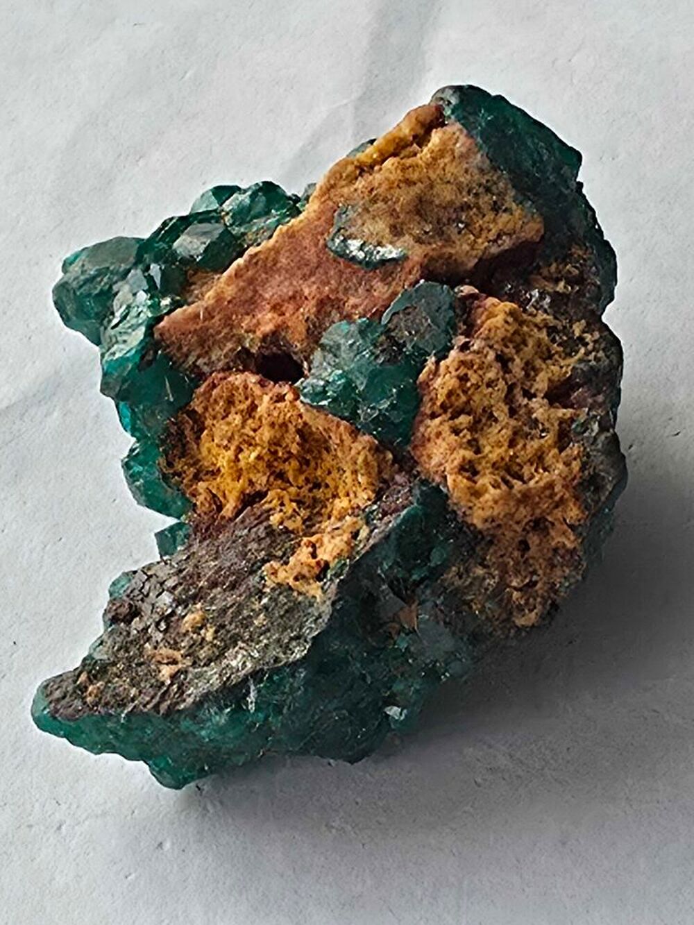 V&eacute;ritable Dioptase sur matrice RDC-Sp&eacute;cimen d'exception 