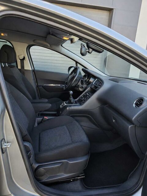 Peugeot 5008 1.6 HDI 110 FAP BUSINESS PACK VU